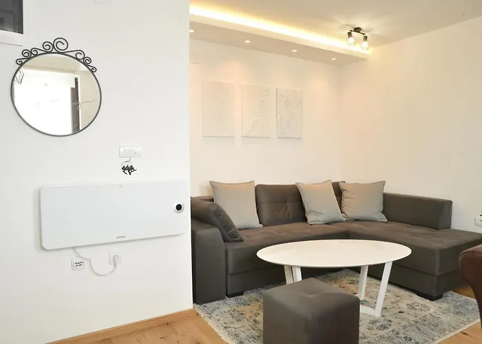 Pegaz Premium Privatan Parking 아파트