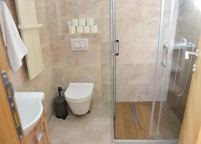 Pegaz Premium Privatan Parking 카파오닉